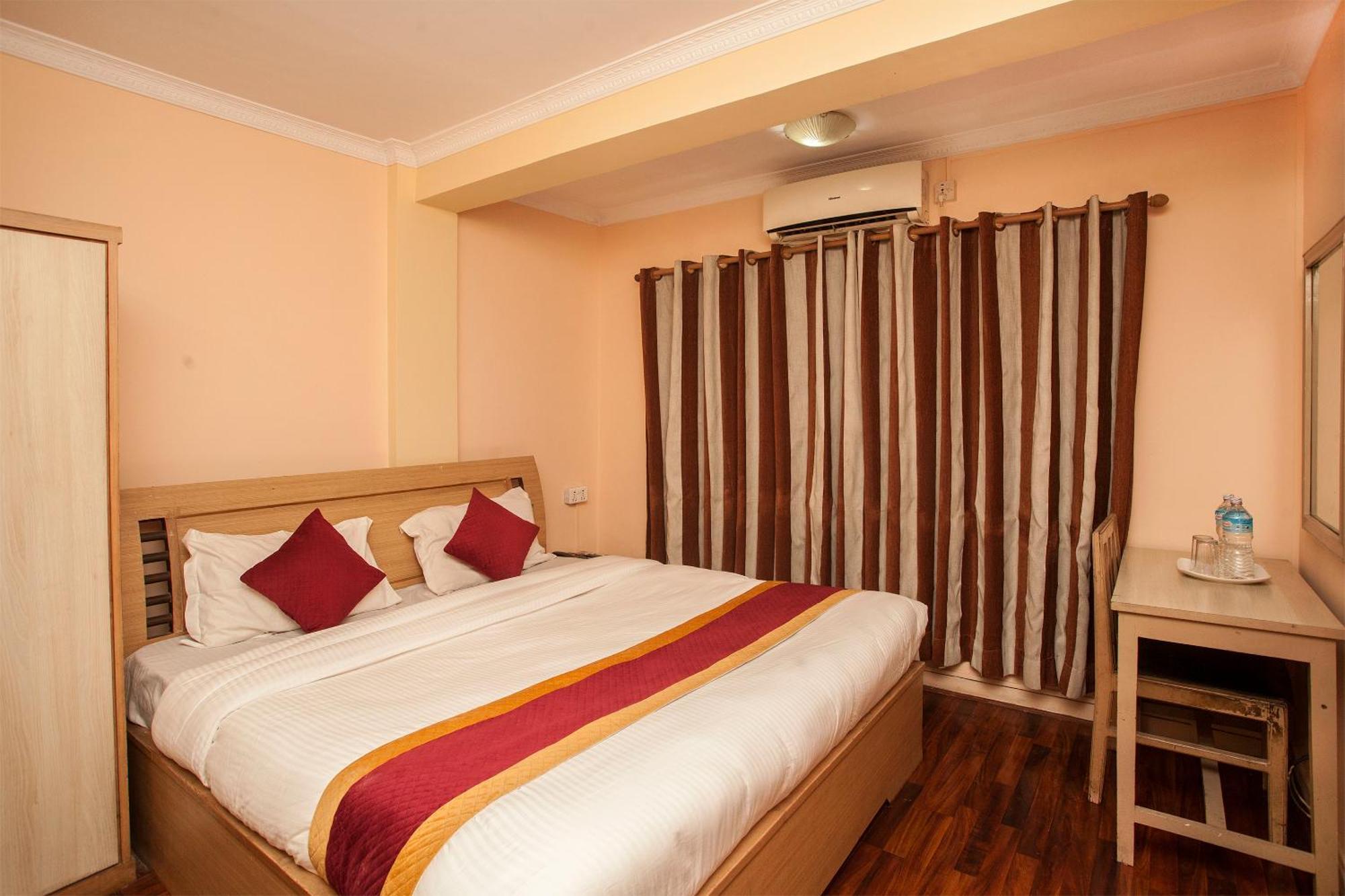 Hotel Mountain Gateway Kathmandu Exterior photo